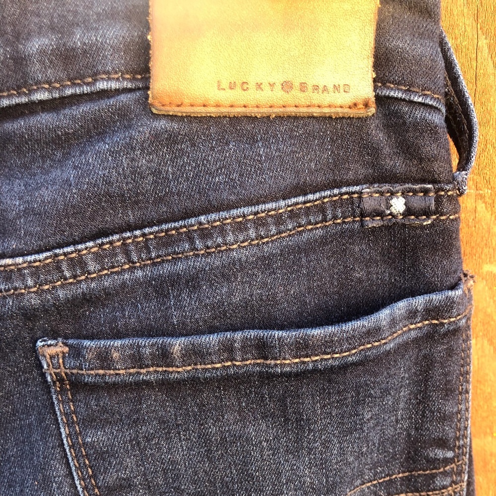Women’s Lucky brand dark denim jeans